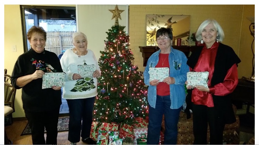 Mahjongg players with Zoe's Bag Boutique Slide bags