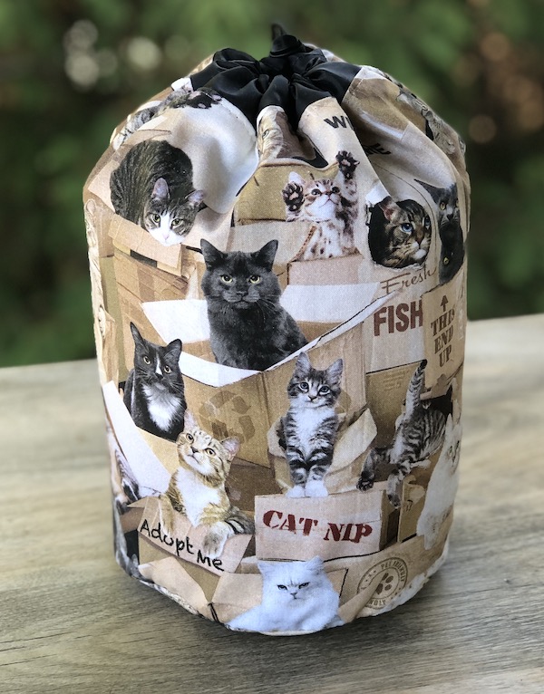 Boxy Kitties SueBee Round Drawstring Bag