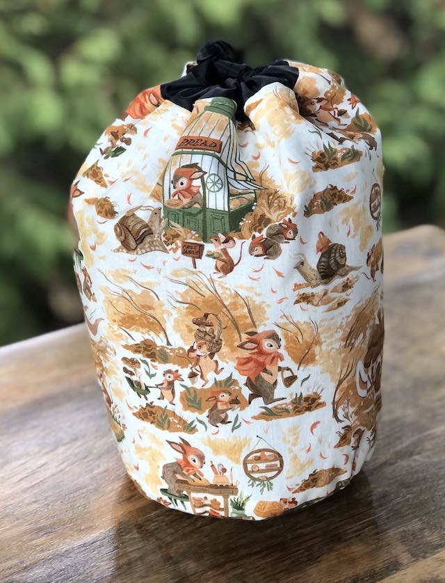 Bramble Bakery SueBee Round Drawstring Bag Bramble Bakery SueBee Round Drawstring Bag