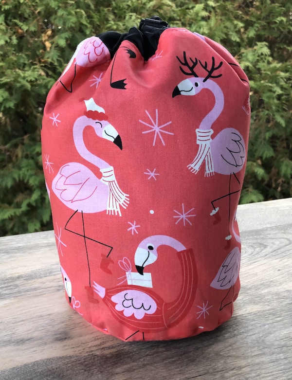 Christmas Flamingos SueBee Round Drawstring Bag