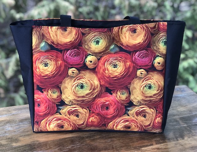 Ranunculus Fauna Deluxe Deep Tote with pockets Ranunculus Fauna Deluxe Deep Tote with pockets