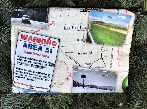 Aliens Area 51 zippered makeup accessory bag