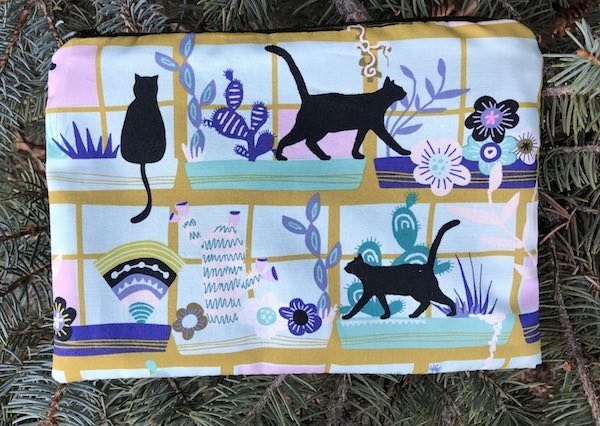 Black cats in windows zippered bag