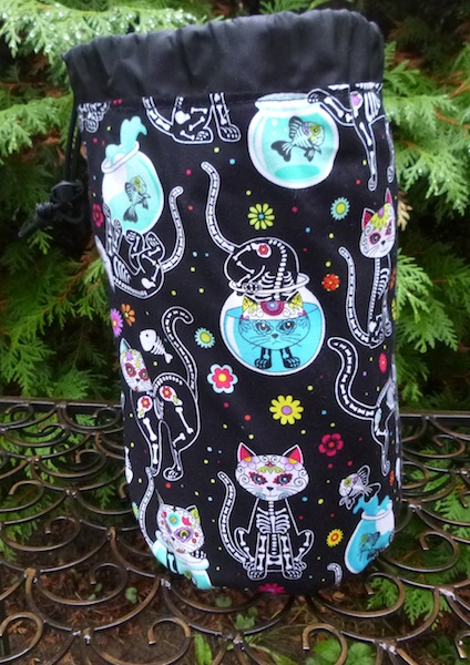 Day of the Dead cats drawstring bag knitting projects