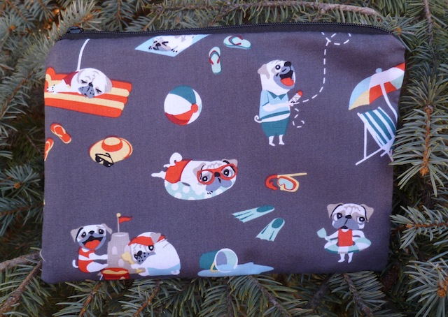 zippered bag for pug owner pugs at the beach