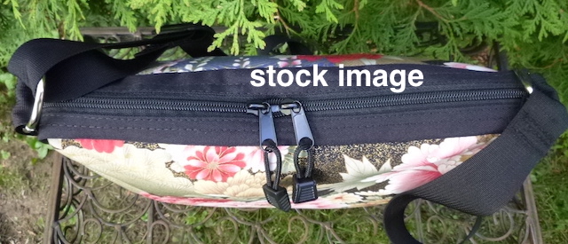 small boutique style zippered tote