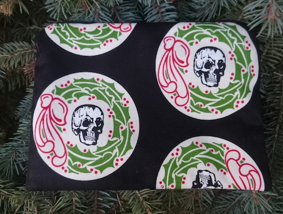 skull wreaths zippered makeup accessory bag