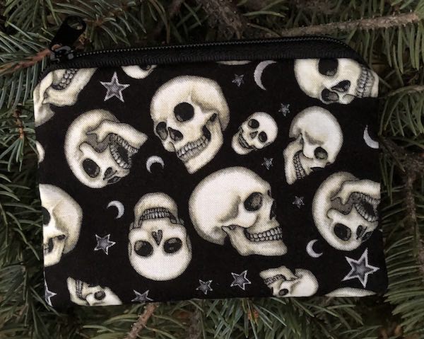 Skulls on purple coin purse small zip bag