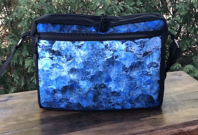 Blue Forest Medium Honeysuckle Deluxe Zippered Tote