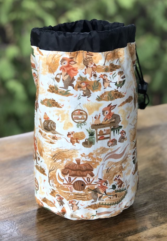 Bramble Bakery SueBee Round Drawstring Bag