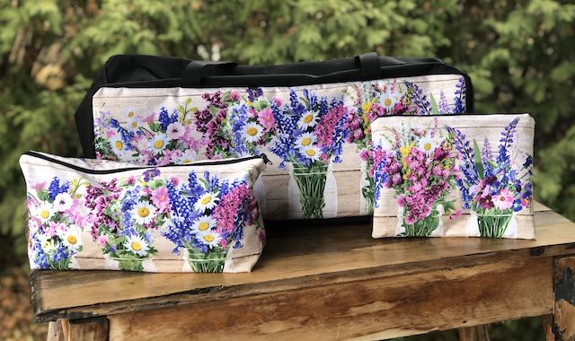 Blooming Blossoms Mahjongg Storage Set The Zippered Tote-ster,  Large Zini and Slide