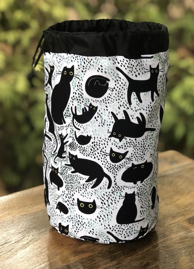 Catitude SueBee Round Drawstring Bag