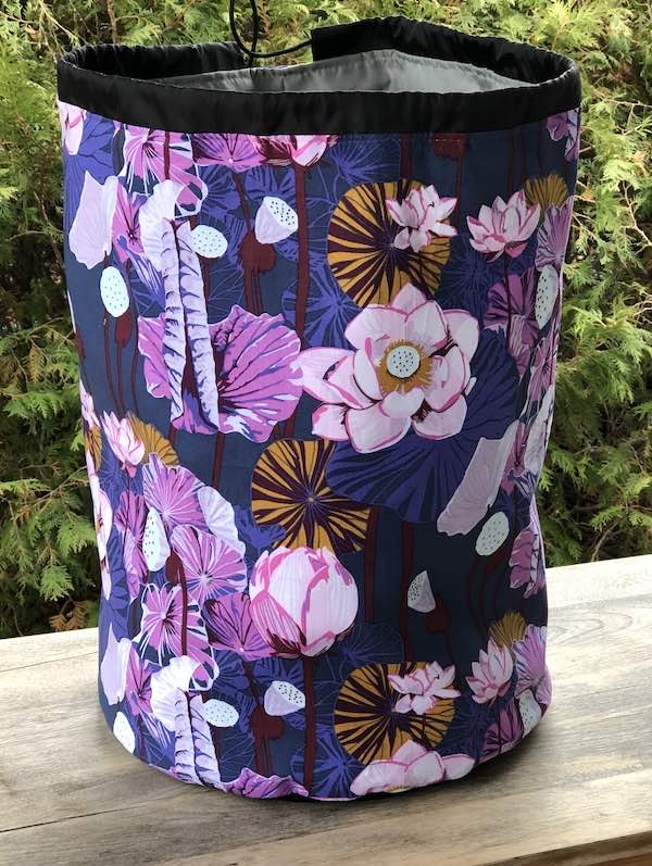 Conservatory Alpaca Deluxe, large knitting bag and pouch