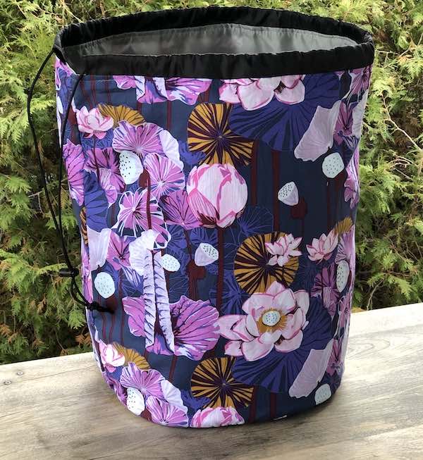 Conservatory Alpaca Deluxe, large knitting bag and pouch