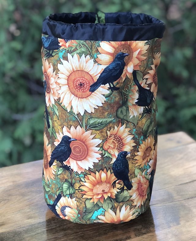 Crowmazing drawstring bag, The Large Suebee