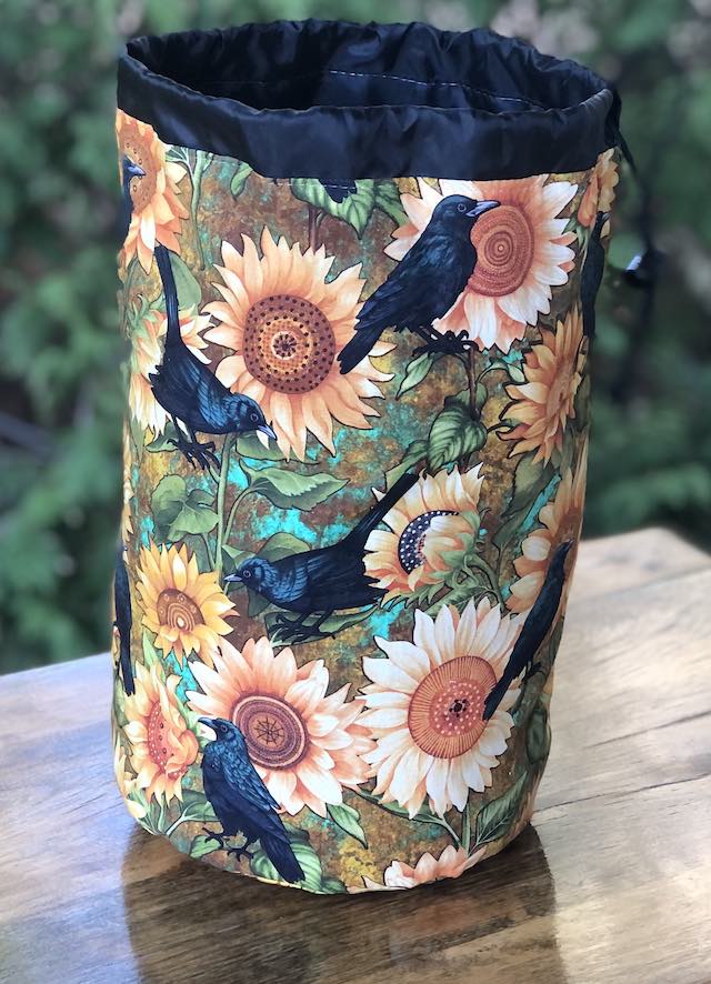 Crowmazing drawstring bag, The Large Suebee