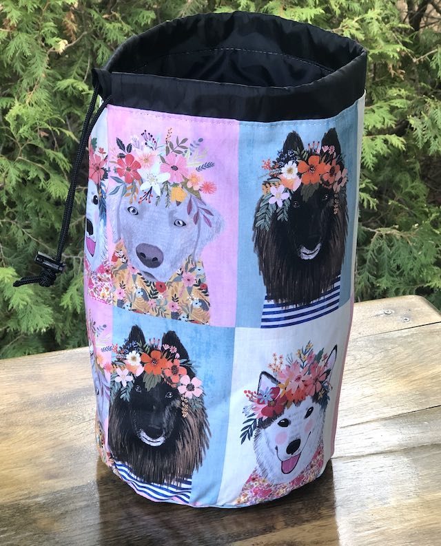 Dog Squares drawstring bag, The Large Suebee