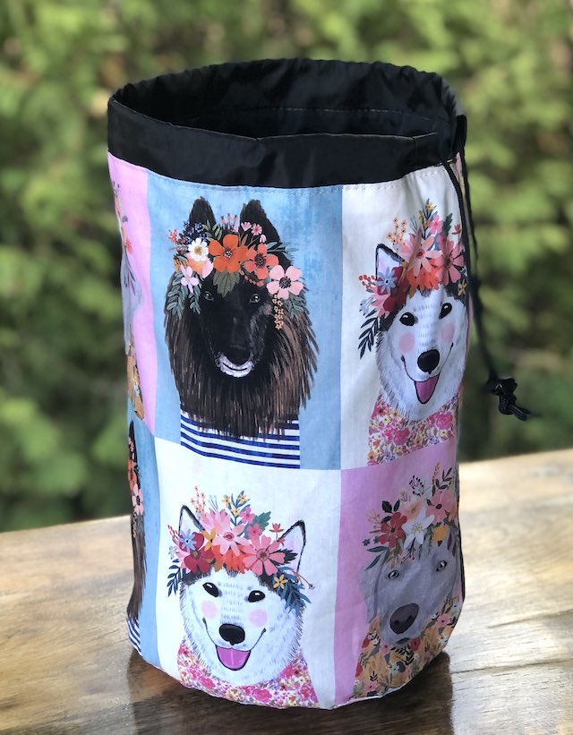 Dog Squares drawstring bag, The Large Suebee