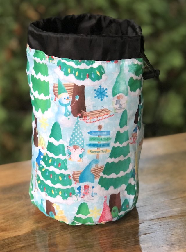 Gnome Christmas SueBee Round Drawstring Bag
