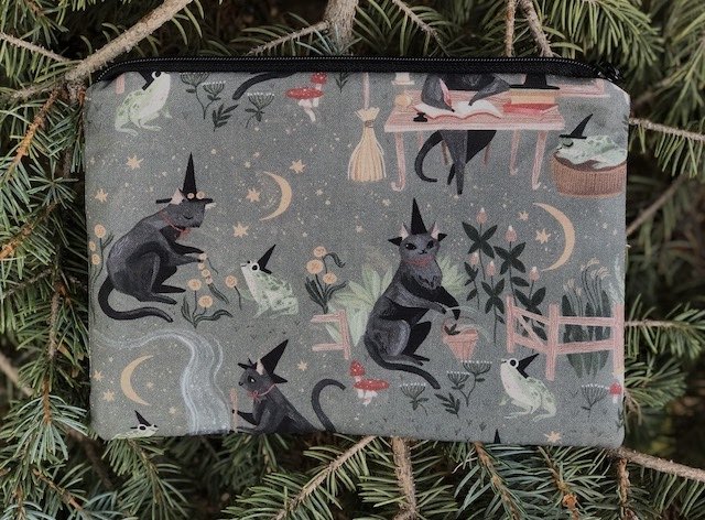 Goblincore zippered bag, The Scooter