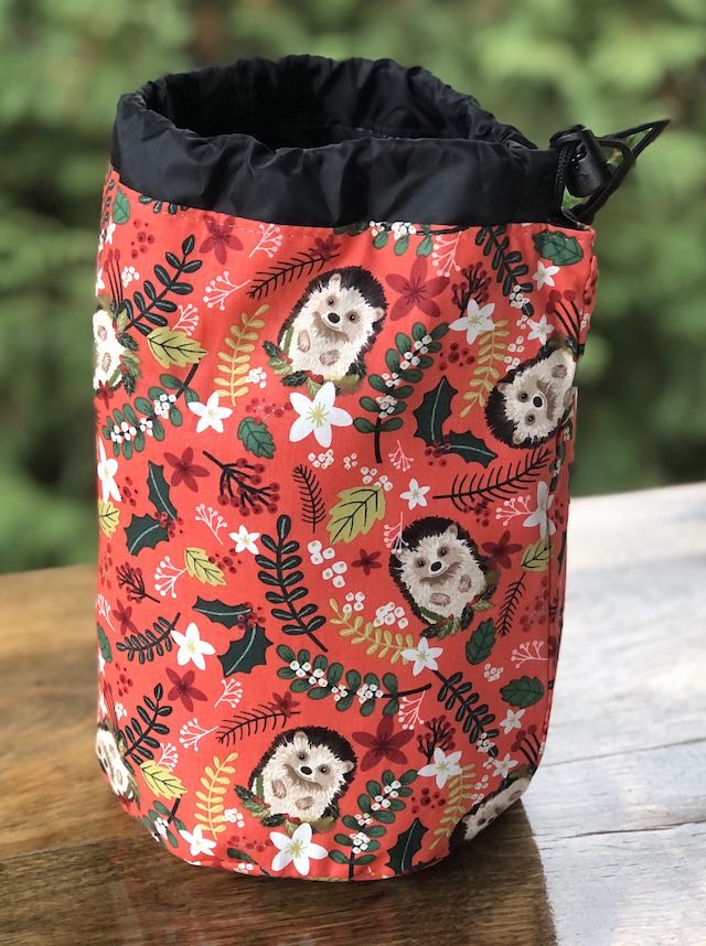 Hedgie Christmas SueBee Round Drawstring Bag