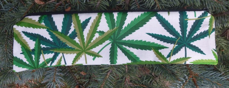 Herb, case to carry paper or reusable straws, The Strawz