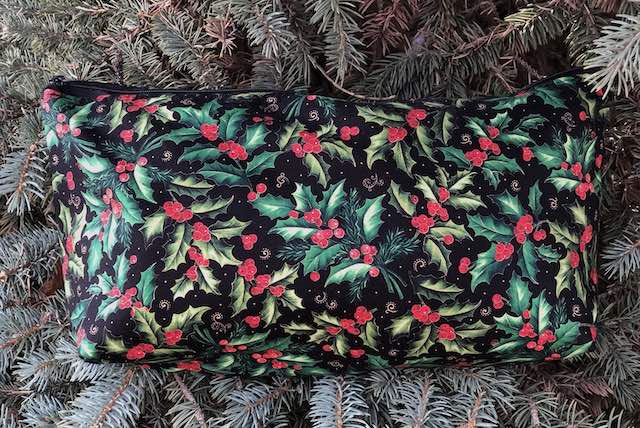 Holly Berries Large Zini Flat Bottom Bag