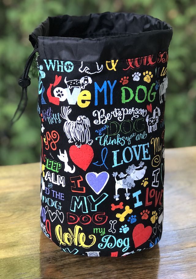 I Love My Dog SueBee Round Drawstring Bag