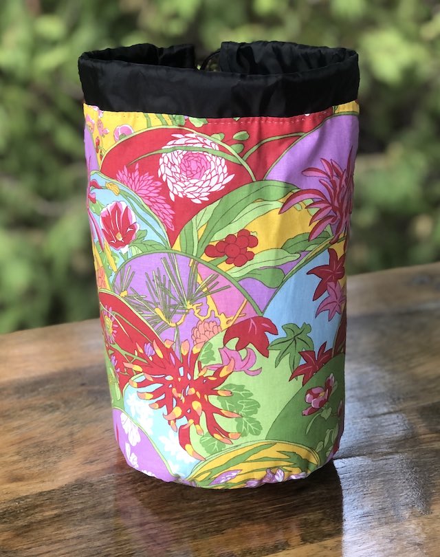 Japanese Scallops SueBee Round Drawstring Bag