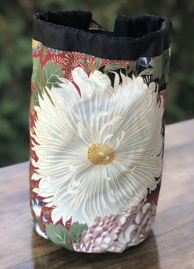 Japanese Elegance SueBee Round Drawstring Bag