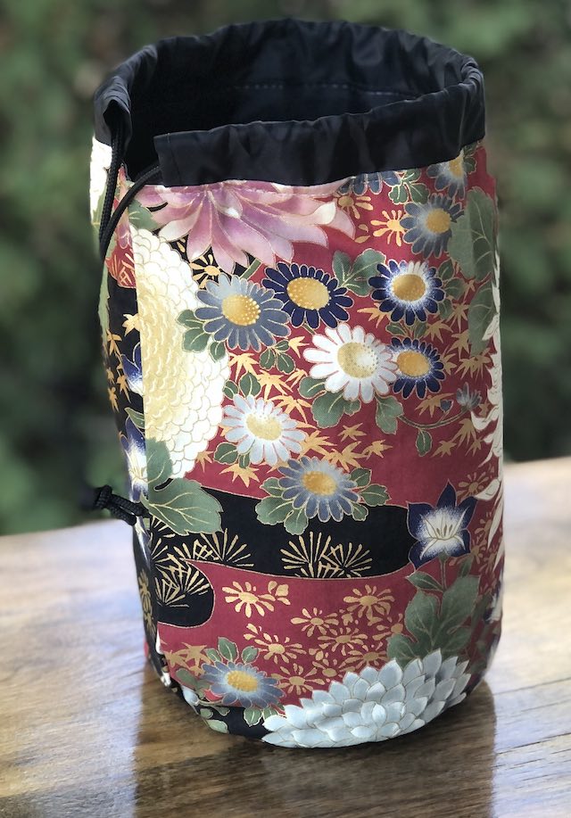 Japanese Elegance SueBee Round Drawstring Bag