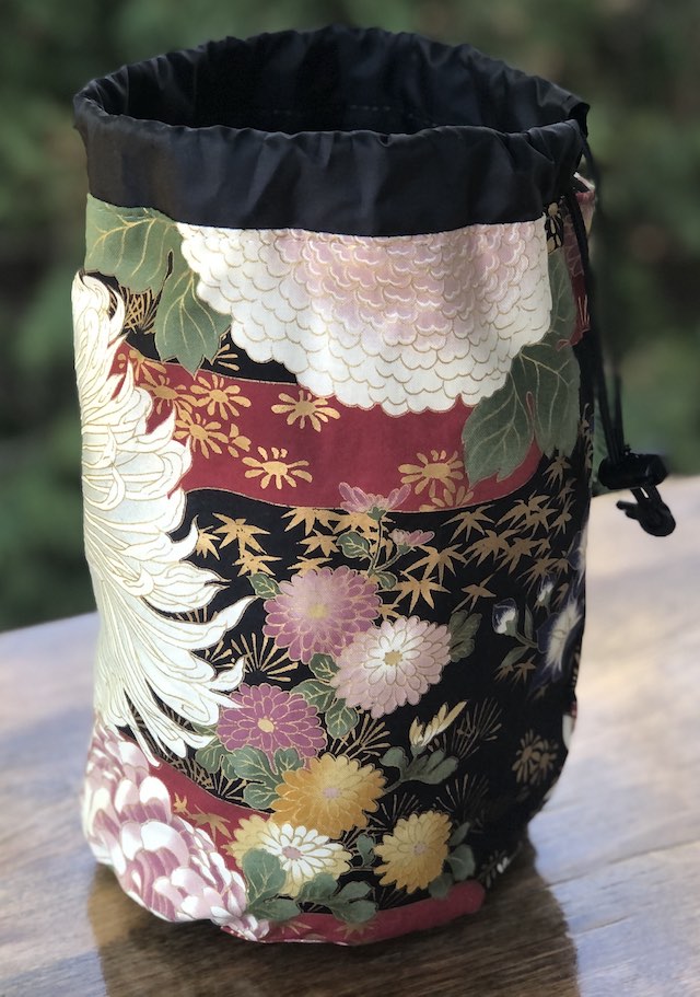 Japanese Elegance SueBee Round Drawstring Bag