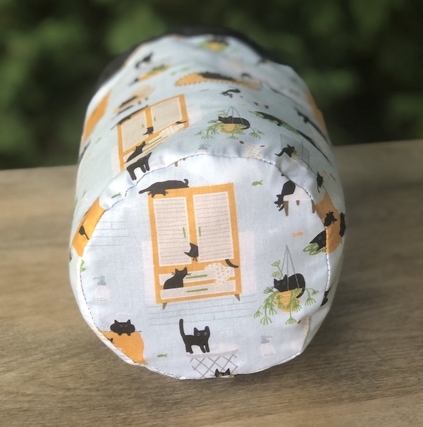 Kitty Wash SueBee Round Drawstring Bag