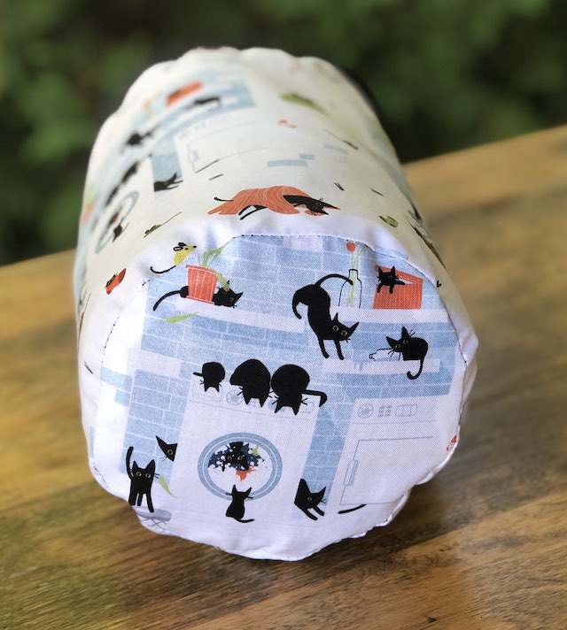 Laundry Day SueBee Round Drawstring Bag