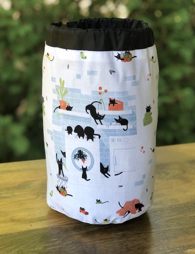 Laundry Day SueBee Round Drawstring Bag