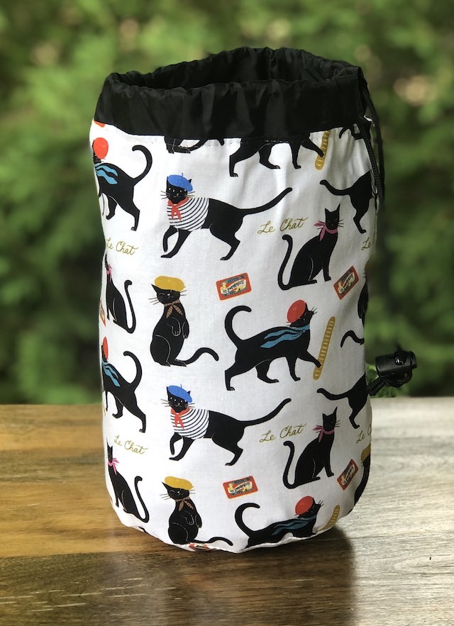 Le Chat SueBee Round Drawstring Bag