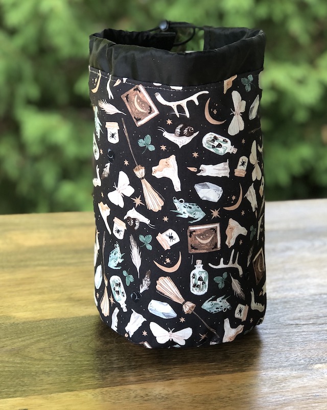 Magic Tools SueBee Round Drawstring Bag