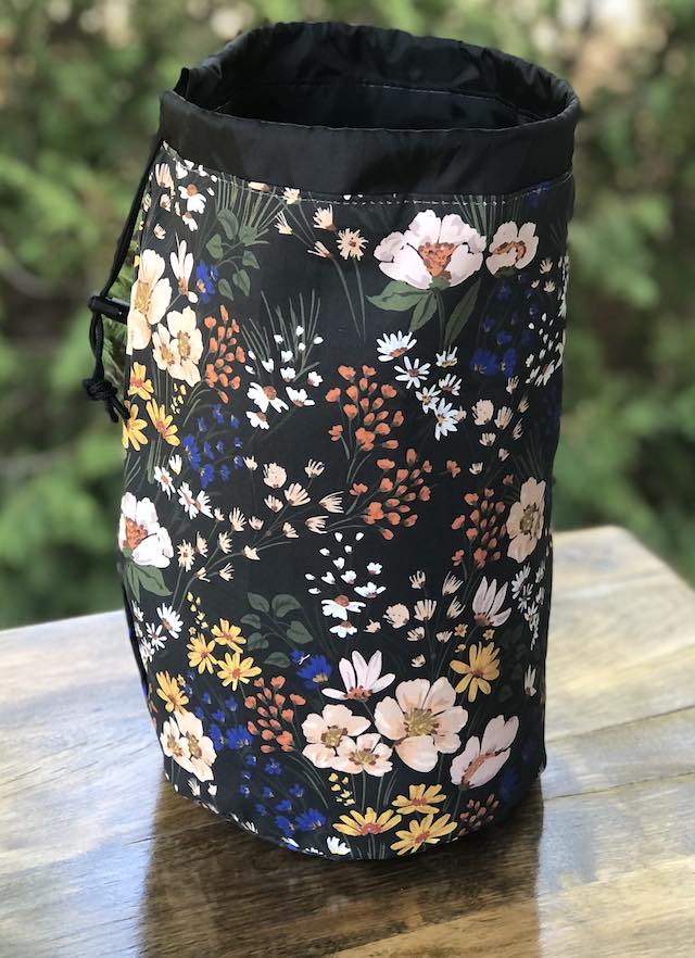 Meadow Blooms drawstring bag, The Large Suebee