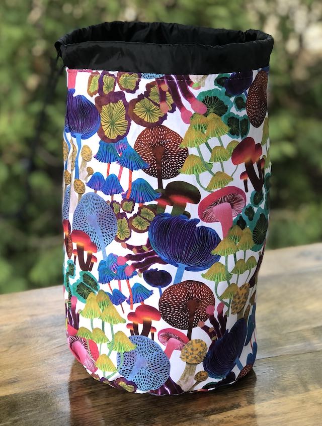 Modern Mushrooms drawstring bag, The Large Suebee