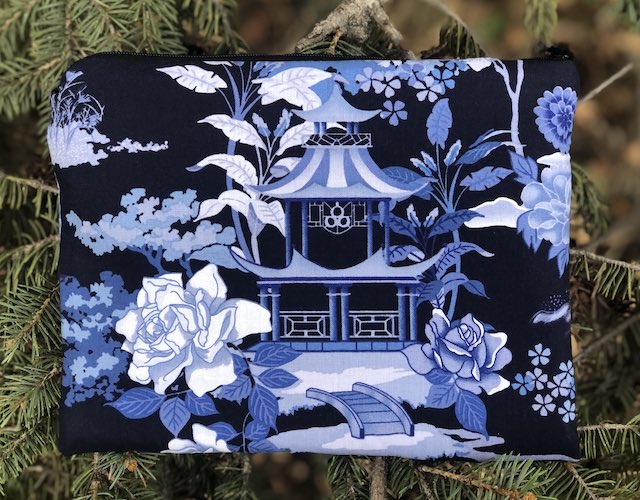 Pagodas Mahjongg card and coin purse, The Slide