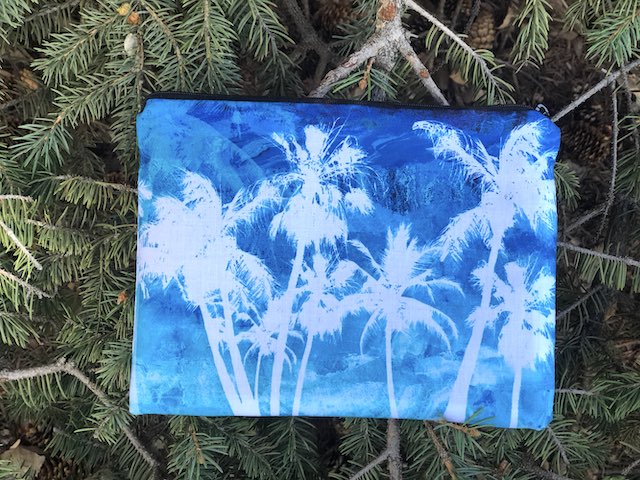 Palm Beach Mahjongg card and coin purse, The Slide