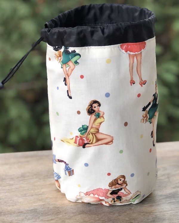 Party Girls SueBee Round Drawstring Bag