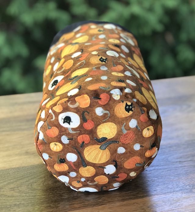 Peekaboo Pumpkins SueBee Round Drawstring Bag