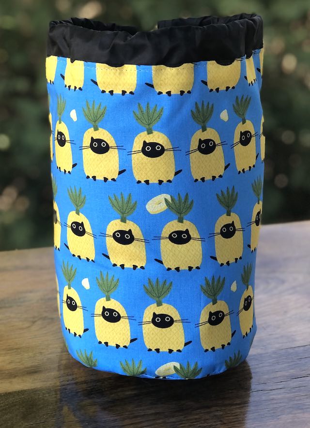 Pineapple Cats SueBee Round Drawstring Bag