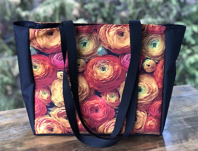 Ranunculus Fauna Deluxe Deep Tote with pockets