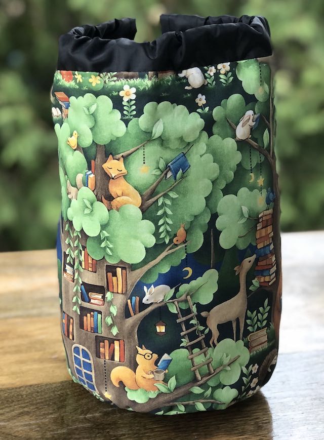 Reading Tree SueBee Round Drawstring Bag