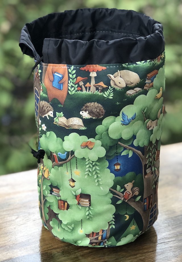 Reading Tree SueBee Round Drawstring Bag