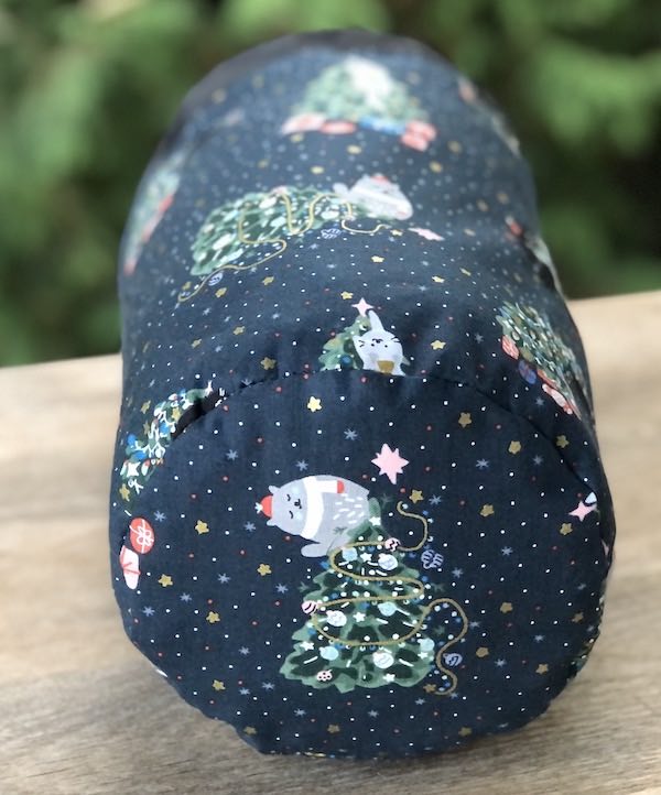 Rockin Around the Catmas Tree Evening Sky SueBee Round Drawstring Bag