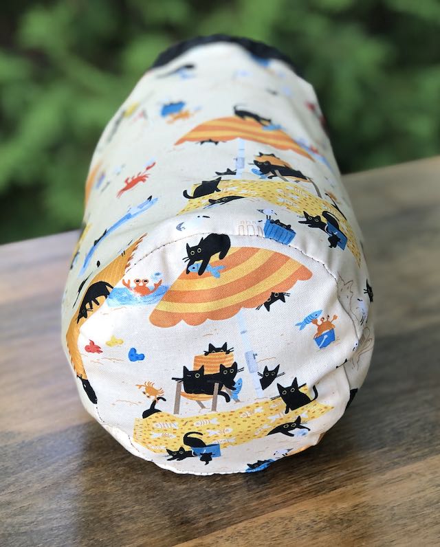 Sandy Paws SueBee Round Drawstring Bag