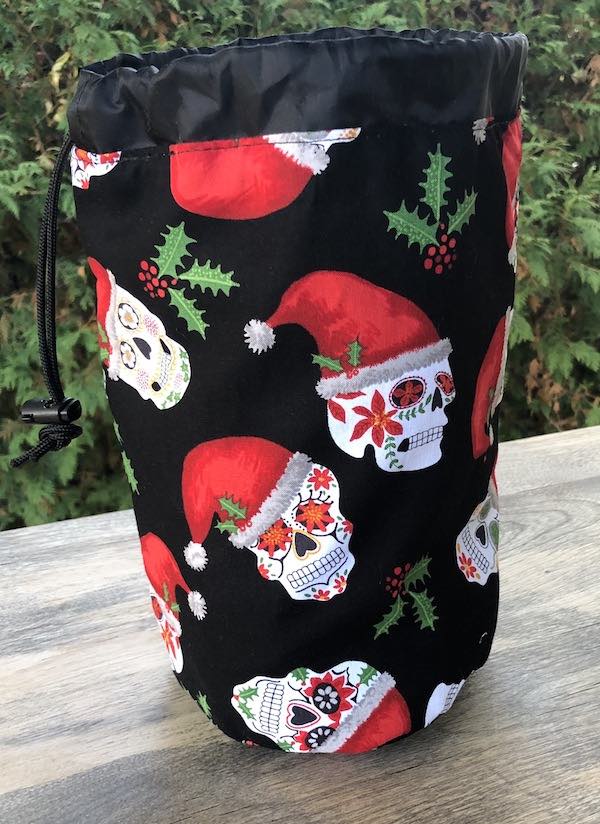 Santa Skulls SueBee Round Drawstring Bag